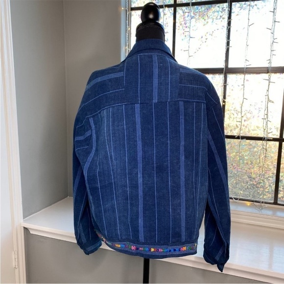 ARTSY FRIDA KAHLO EMBROIDERED DENIM JACKET PORTRAIT BUTTONS NWOT SIZE MEDIUM - Picture 8 of 13